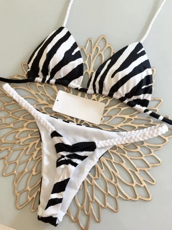 Biquíni cintura alta, modelo fio dental sexy, conjunto com estampa de zebra – Moda Praia Brasileira Feminina 2023, novo modelo de maiô/biquíni.