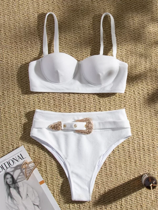 Conjunto Biquíni com Cinto de Strass – Cintura Alta, Bojo com Aro e Fivela Elegante (Preto ou Branco)